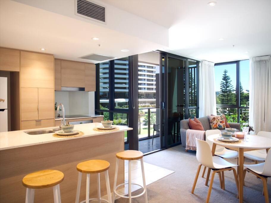 Broadbeach Stunner Modern And Central Gold Coast Luaran gambar