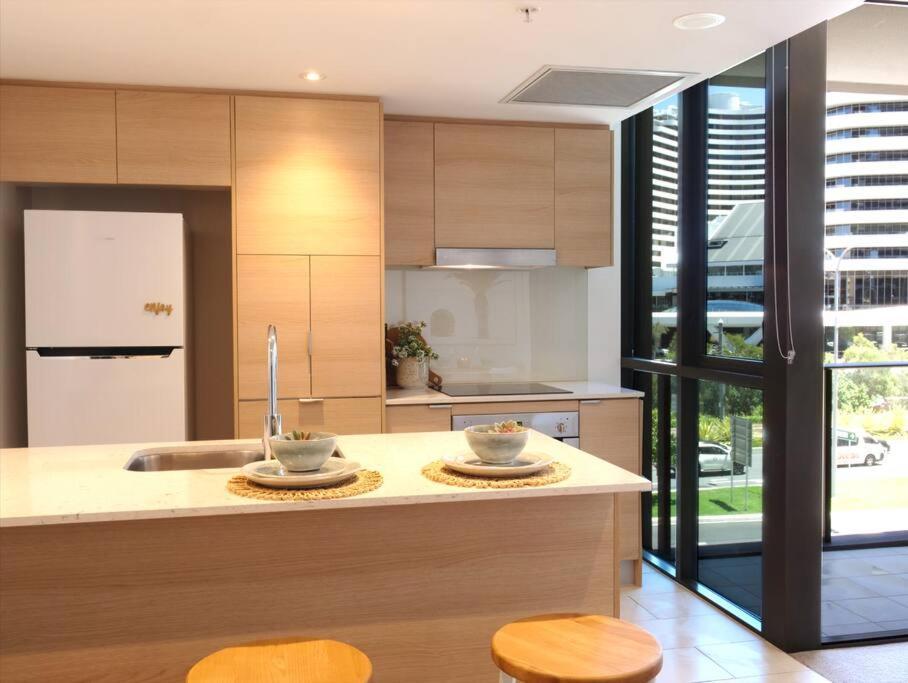 Broadbeach Stunner Modern And Central Gold Coast Luaran gambar