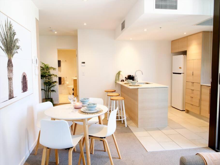 Broadbeach Stunner Modern And Central Gold Coast Luaran gambar